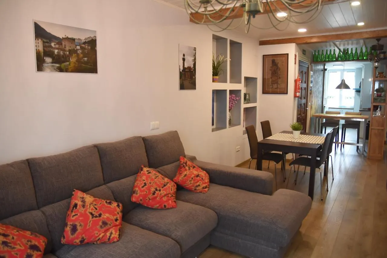 Apartamento Piso en Calle Peatonal con Garaje Privado Santander 0*,