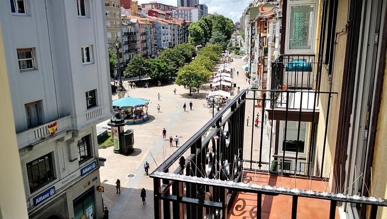 Apartamento Piso en Calle Peatonal con Garaje Privado Santander